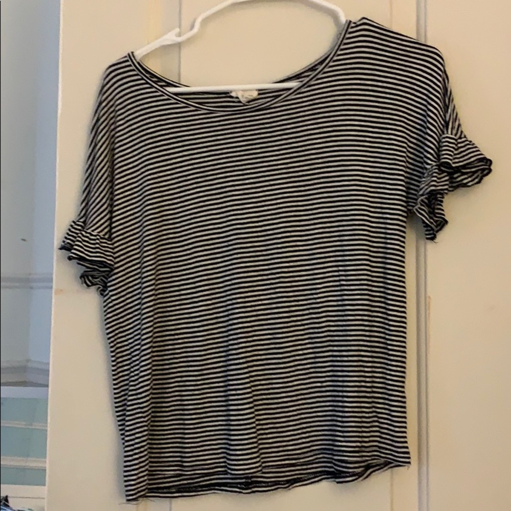 Black and white super cute ruffle top
